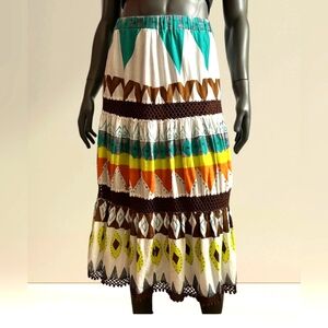 Saks Fifth Avenue Threads skirt. 100% cotton, crochet trim